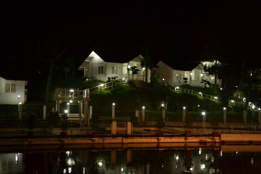 Marbella Twin Waterfall Resort Ciater Exterior photo